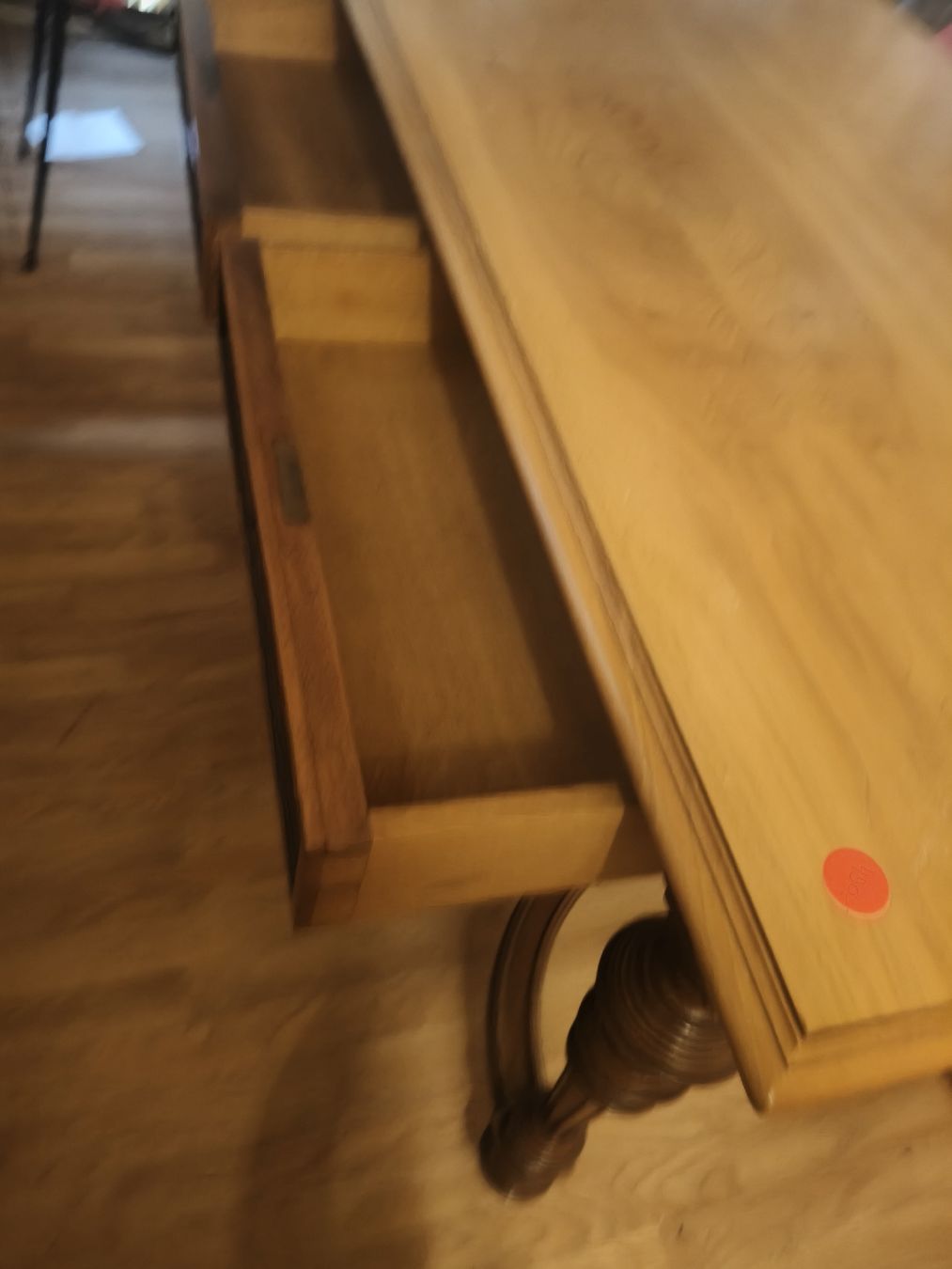 Tables: Antiker tisch mit2 Schublade – D'occasion à Zwingen par inf_2blh 8