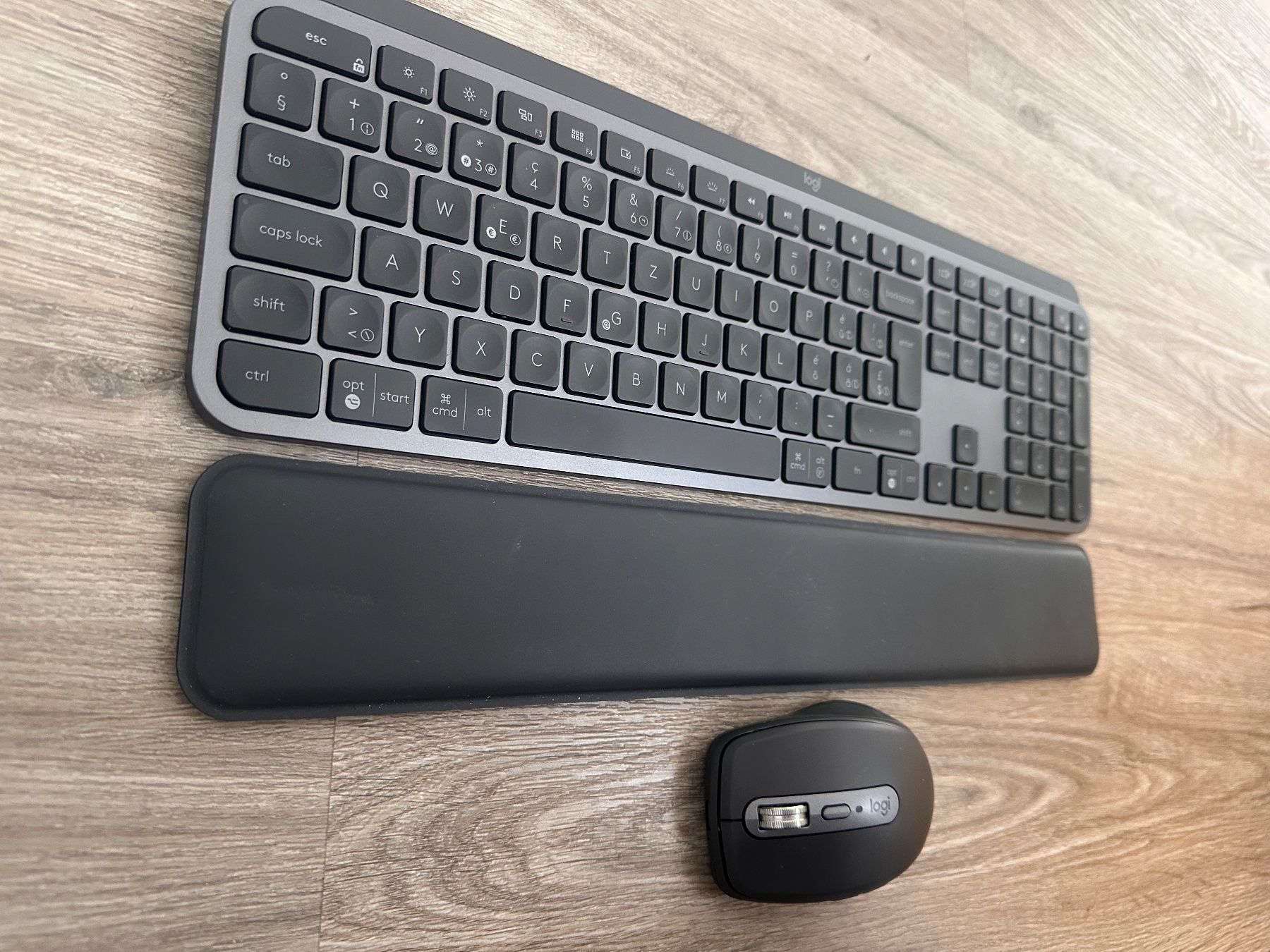 Logitech Claviers: Logitech MX Keys Tastatur und Maus – Neuf (Voir description) à Gwatt (Thun) par Chefmaster96 1