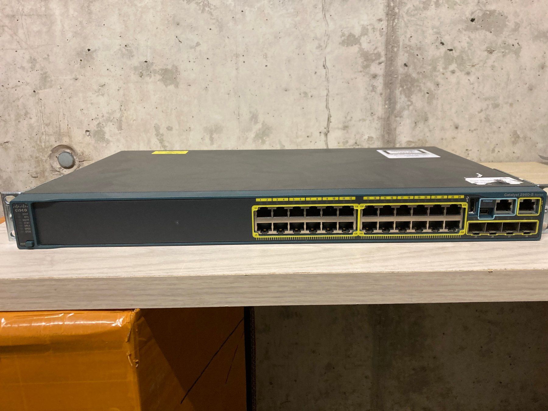 Cisco Hub & Switch: Cisco Catalyst 2960-S Switch – Usato da Wettingen venduto da Schabernack_sam 5