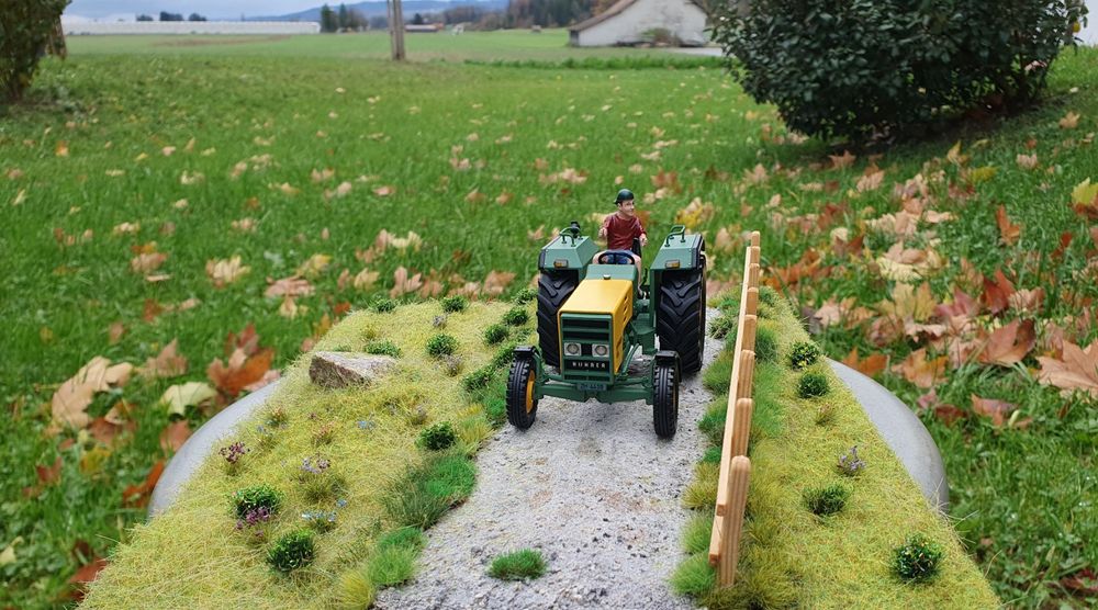 Diorama 1:32 Landwirtschaft Feldweg mit Zaun passt zu Fendt | Kaufen
