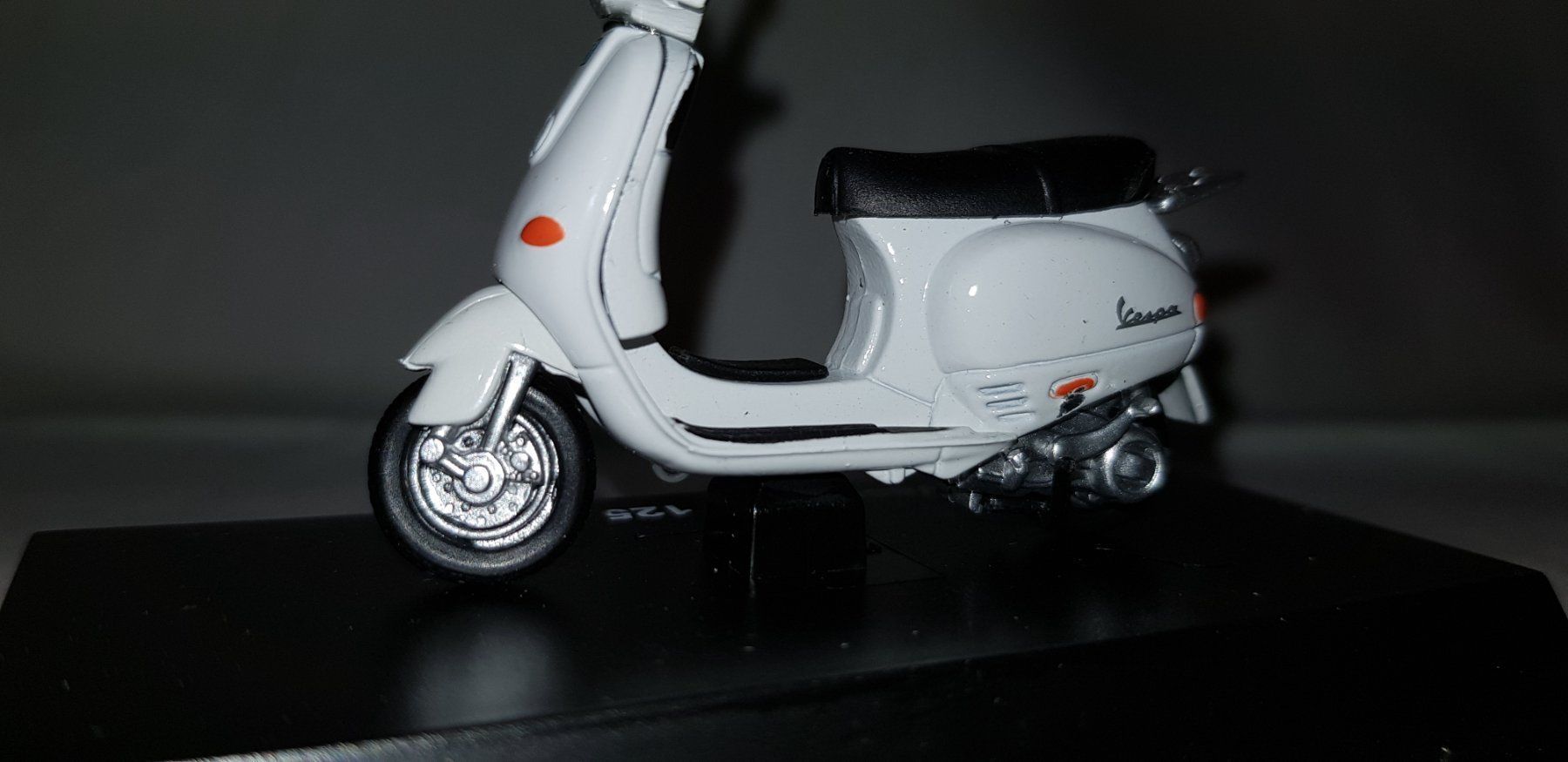Vespa Modellbausätze & Standmodelle: Modell Vespa 125 (1996) – Gebraucht aus Nottwil von echtMOMO 4
