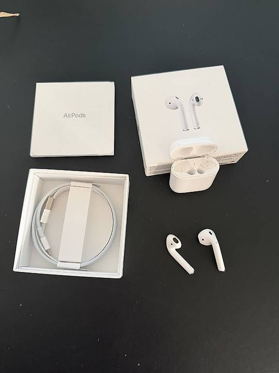 Cuffie: Apple AirPods 2. Generation inkl. Ladecase – Usato da Männedorf venduto da GSgolfer
