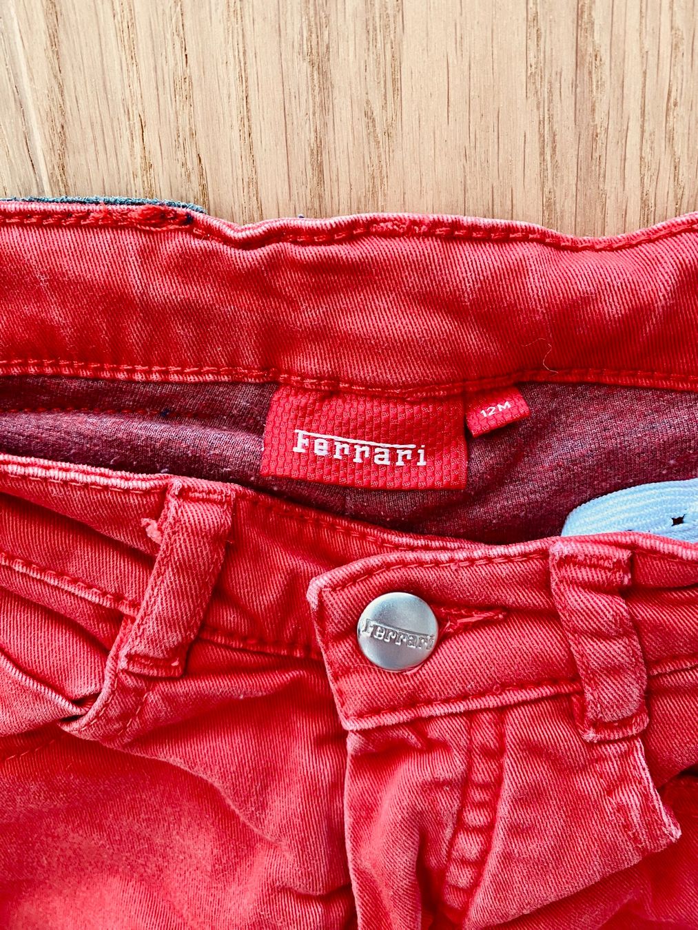 Ferrari Pantaloni: Ferrari Kinder Jeans rot Grösse 12M – Usato da Siegershausen venduto da Minneola 1