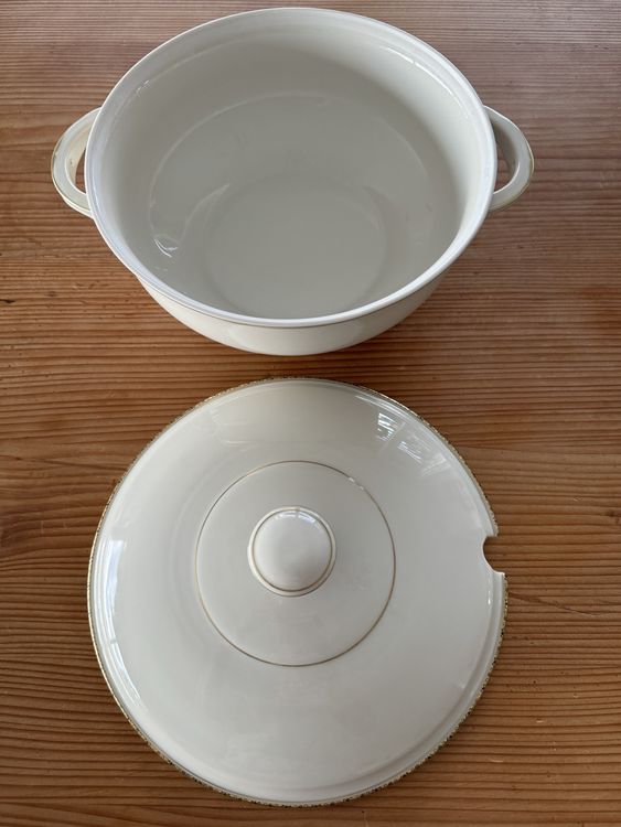 Coupes: Schöner Porzellan Suppentopf mit Deckel Langenthal – D'occasion à Lanzenhäusern par Galaa 2