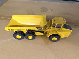 Bruder Volvo Dumper