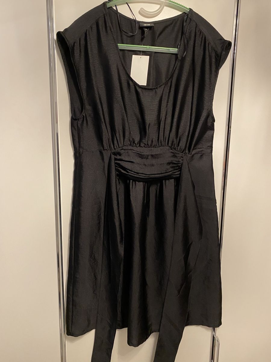 H&M Vestiti: Damen Kleid H&M neu gr.42 – Nuovo (secondo la descrizione) da Pfungen venduto da Sheki56