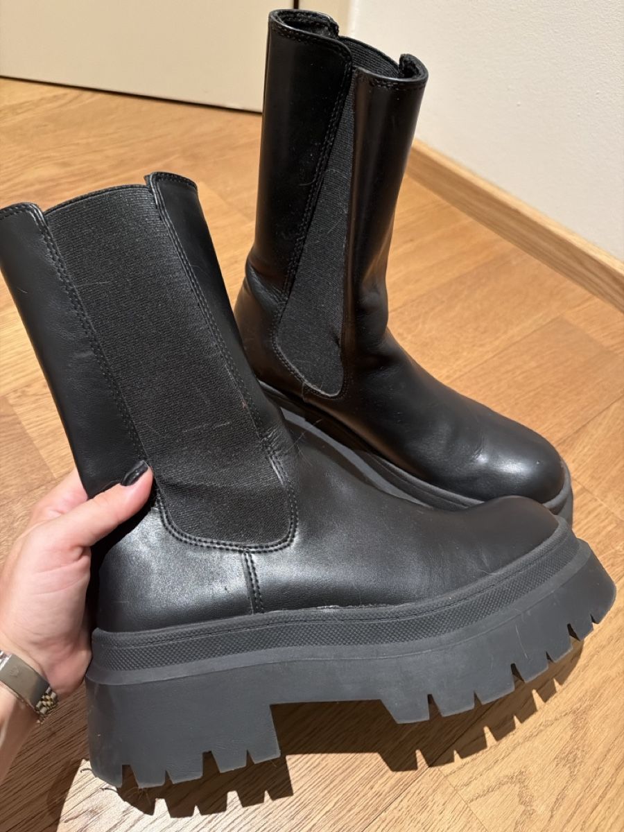 Scarpe da donna: Modern leather boots  – Nuovo (secondo la descrizione) da Hausen AG venduto da nik_9sg2 2