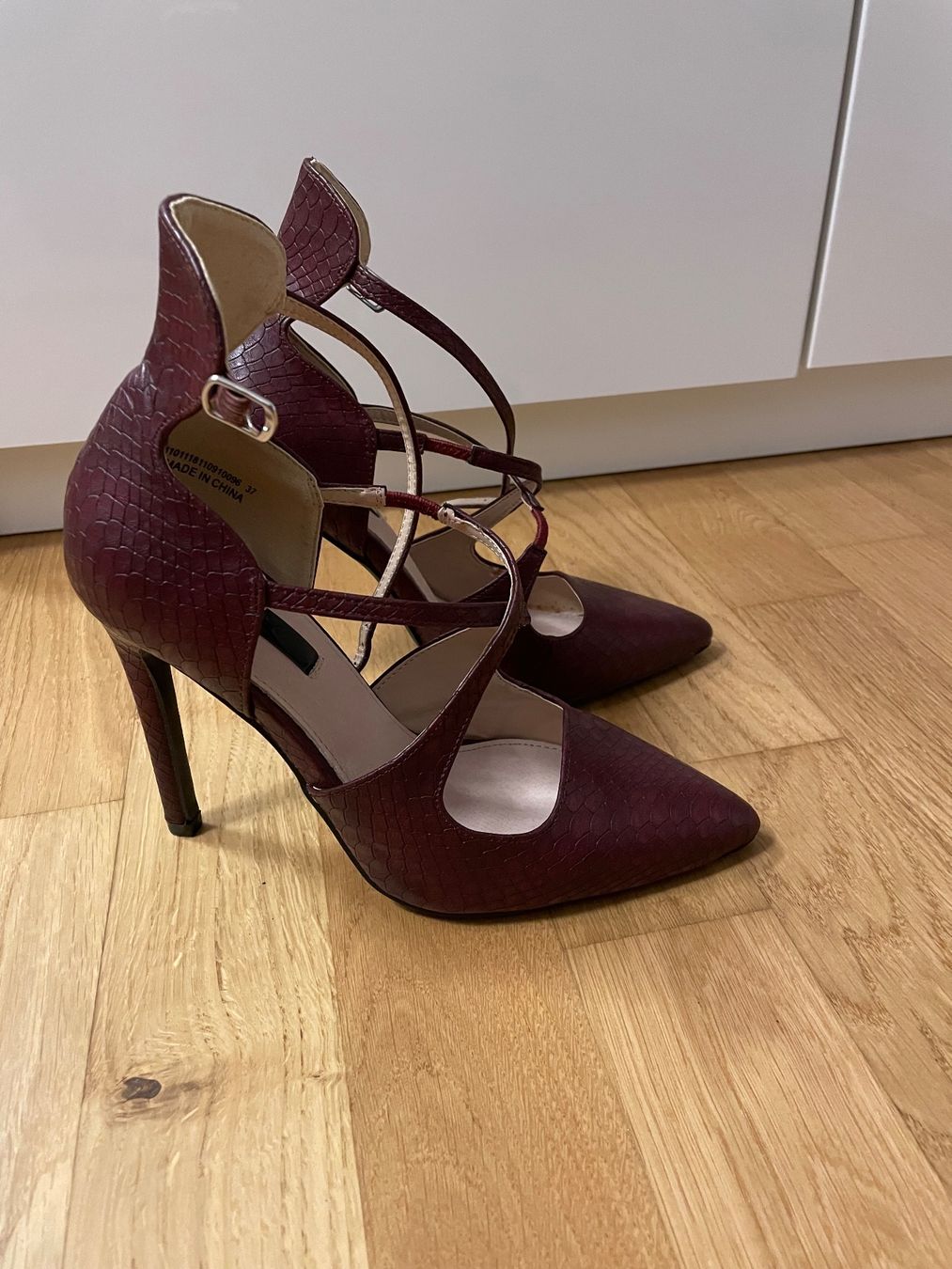 Scarpe da donna: Absatzschuhe – Usato da Recherswil venduto da Kaltrina10 1