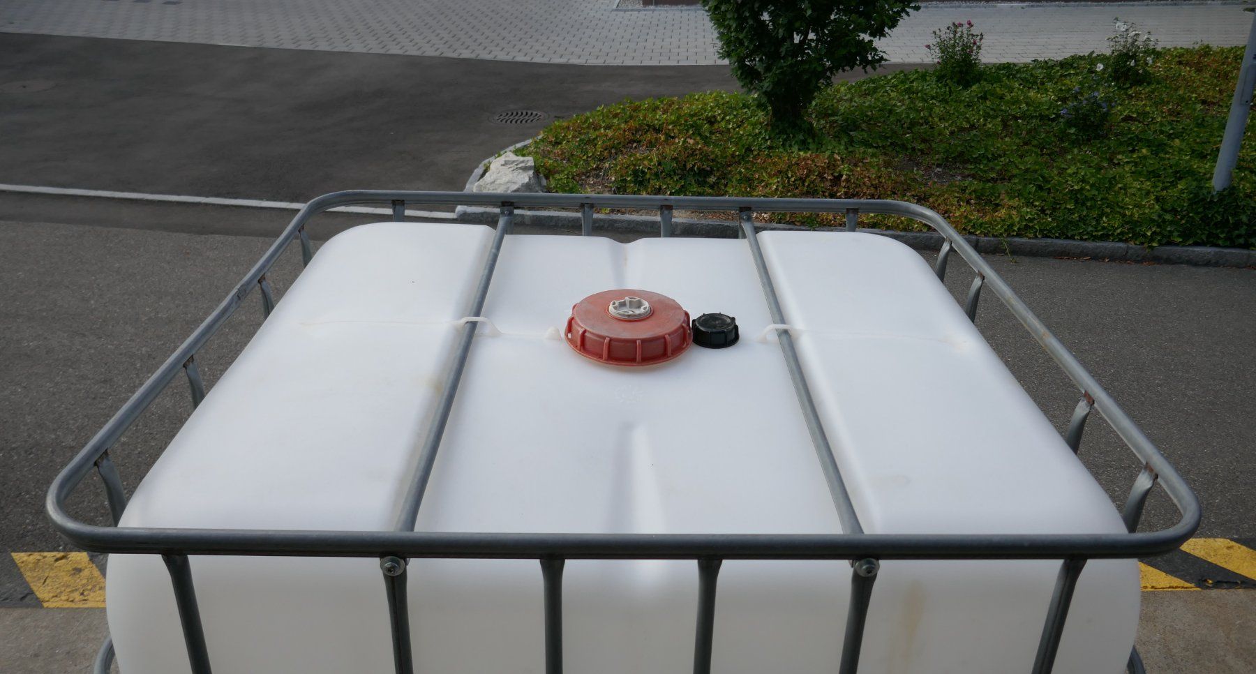 Abbeveratoi e trogoli: IBC-Tank / Wassertank 1000 Liter – Usato da Port venduto da uzuku 5