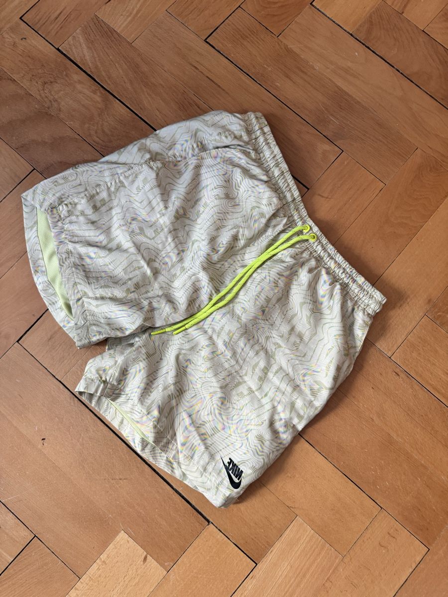 Nike Pantaloni: Nike Badeshorts gemustert Gr. L – Usato da Zürich venduto da sigi_17