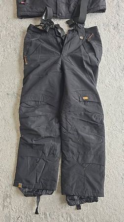 Ensemble ski/snowboard - Veste+Pantalon noir/rouge -Bon état