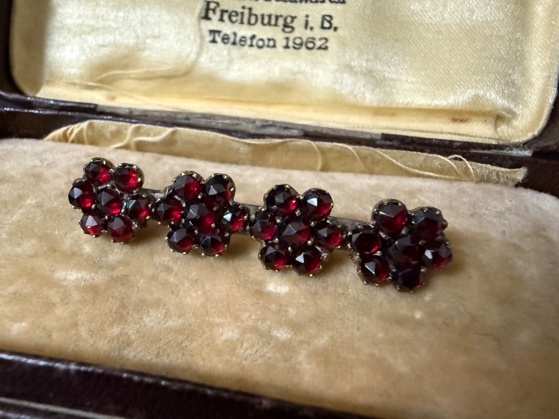 Spille & Fermagli: Antike Brosche mit Böhmische Granaten – Usato da Spiegel b. Bern venduto da Rogger72 3