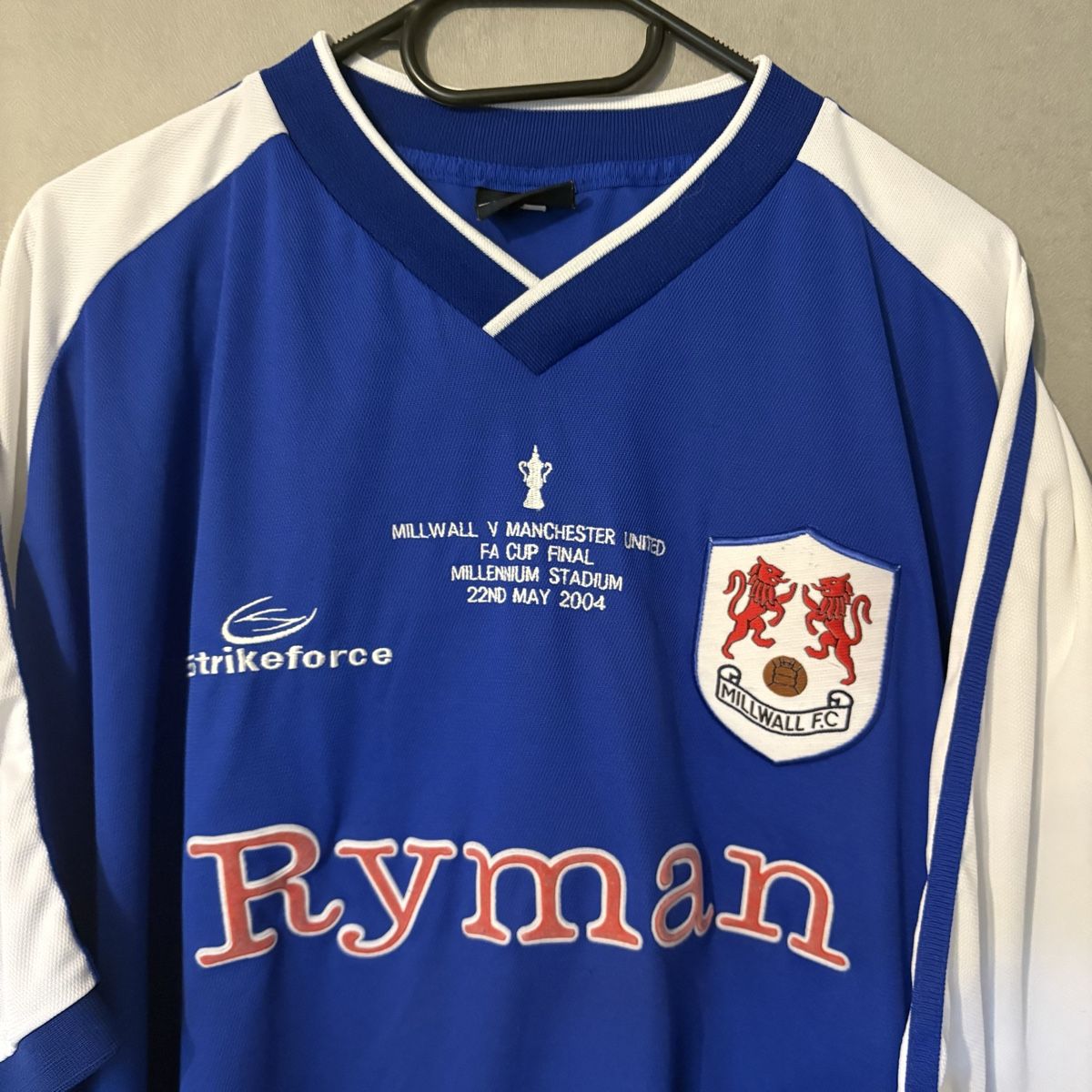 Nike Leibchen & Hosen: Fc Millwall Trikot 2004 Manchester United FA CUP FINAL – Gebraucht aus Winterthur von LaBodega 1