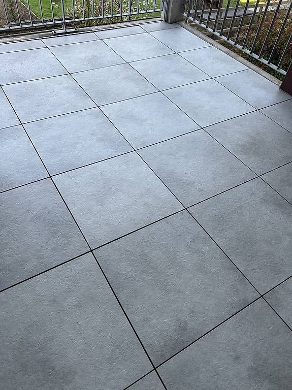 Rivestimenti per pavimenti: Platten für Balkon  – Usato da Allschwil venduto da Haffelow 1