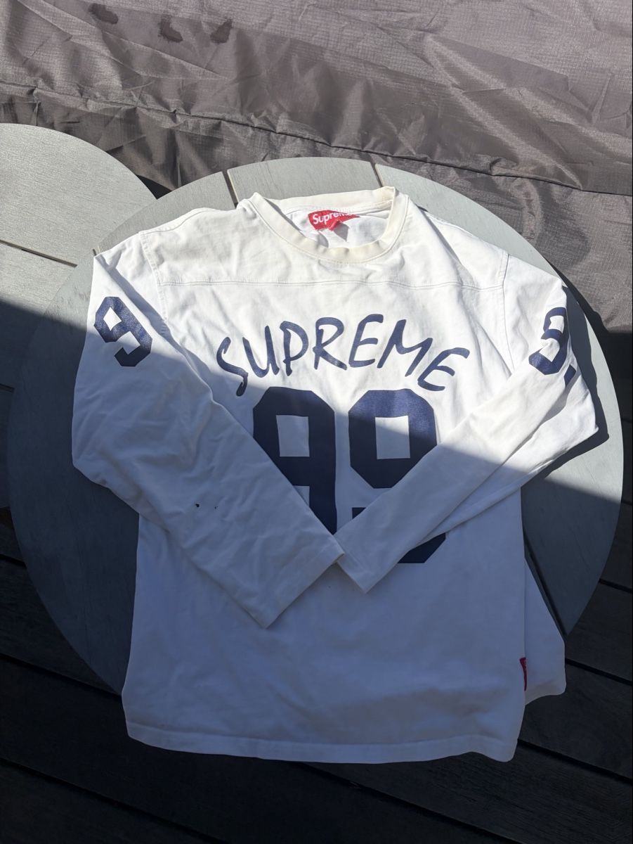 T-shirt: Supreme longsleeve – Usato da Küsnacht ZH venduto da vonB_2025