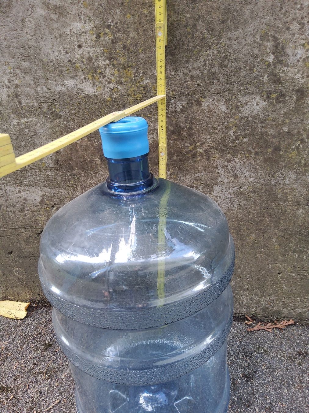 Autres vaisselles & verres: 18,9-Liter-Wassergallone mit Deckel – D'occasion à Winterthur par eob_fw5j 1