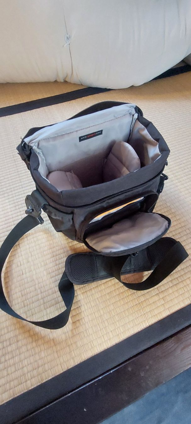 Lowepro Borse: Lowepro Nova 170 AW Kameratasche – Usato da Aeschi SO venduto da Mr.Cornrows 1