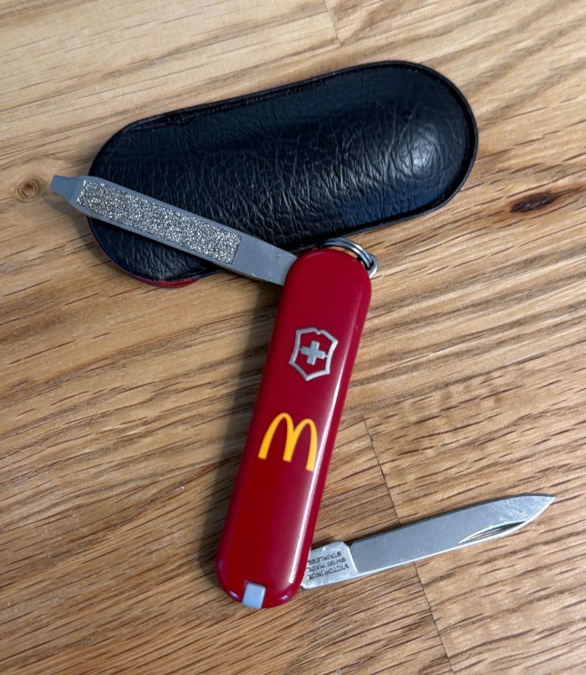 Victorinox Coltelli tascabile: VICTORINOX SACKMESSER MC DONALDS MIT ETUI – Usato da Zürich venduto da Frei-Occasionen 2
