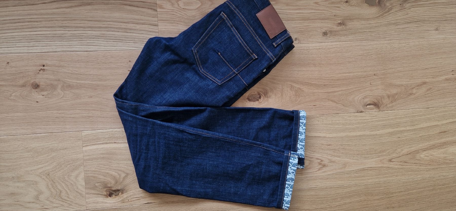 Dior Jeans: Jeans Dior – Nuovo (secondo la descrizione) da Lausanne venduto da juliusca