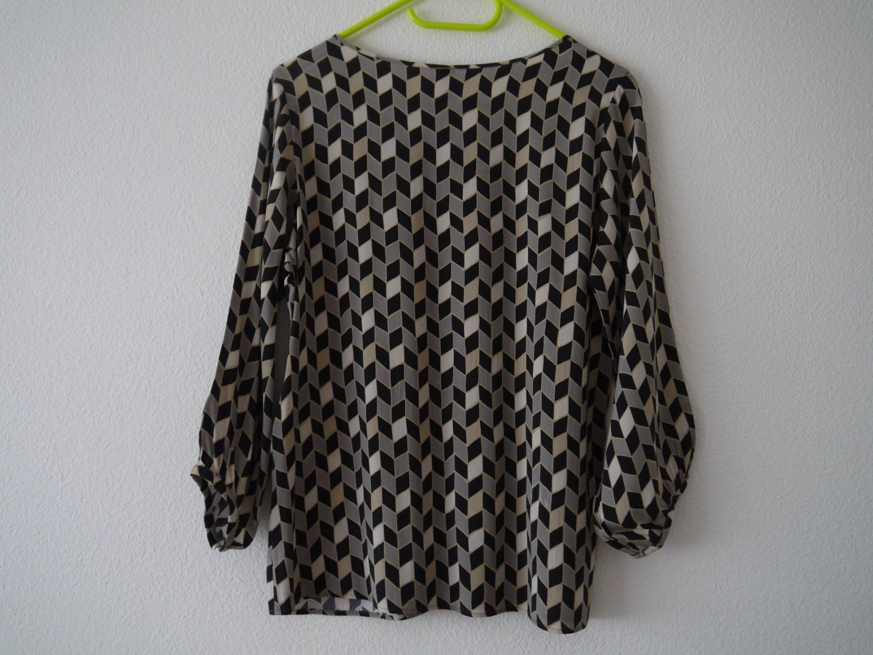 Marc Cain Camicette: Marc Cain Bluse aus Seide / N2 / 36 – Usato da Hagendorn venduto da Blaf 5