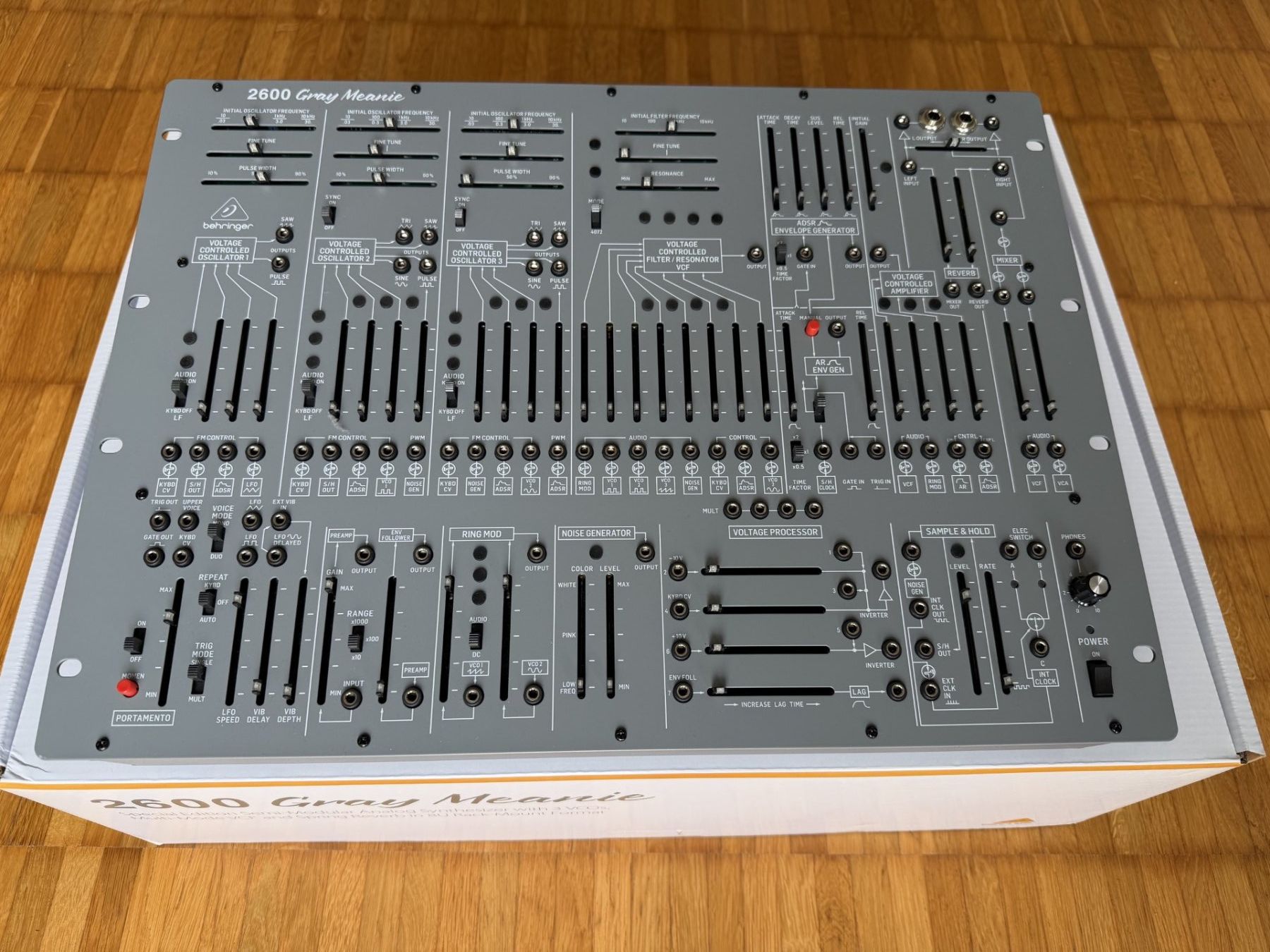 Behringer Instruments de musique: Behringer 2600 Gray Meanie – Neuf (Voir description) à Niederglatt ZH par Bluevortex 1