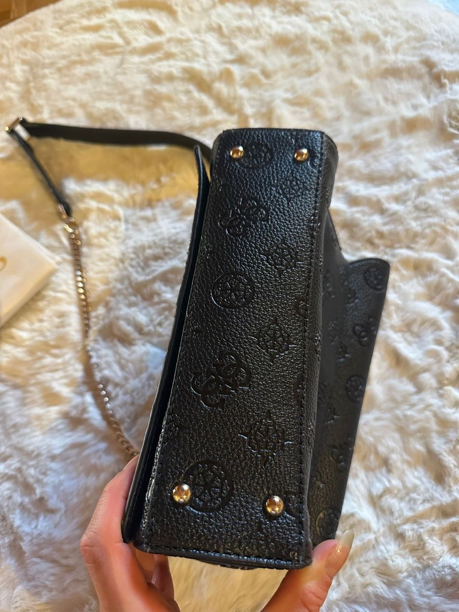 Guess Sacs femmes: Guess Handtasche  – D'occasion à Bülach par de._.saem 9