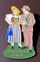 W112B - Pin Freudebärger Tracht