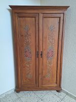 Wunderschöner Bauern-Eckschrank