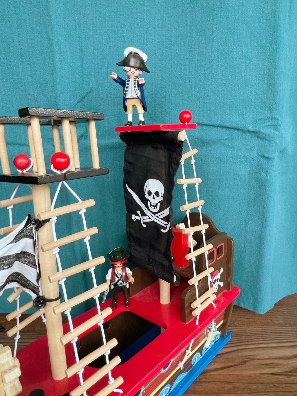 Giocattoli: Piratenschiff Holzspielzeug,  mit Figuren – Usato da Bremgarten AG venduto da mamina54 2
