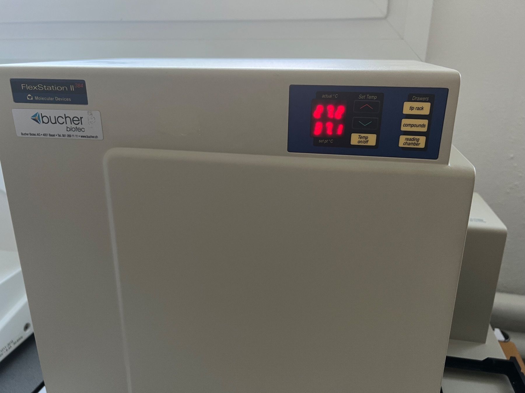 Pellicole: Lecteur de plaques Molecular Devices FlexStation II 384 – Usato da Basel venduto da La.Bonne.affaire 1