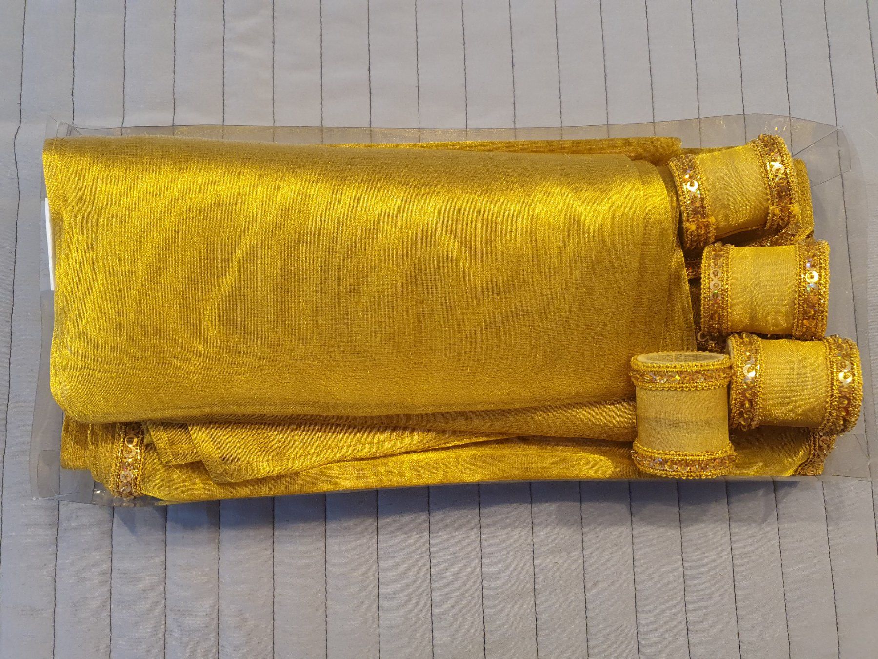 Set di tavolo e panche: Tischset goldig India neu – Nuovo e nell'imballaggio originale da Volketswil venduto da gloriamundi 2