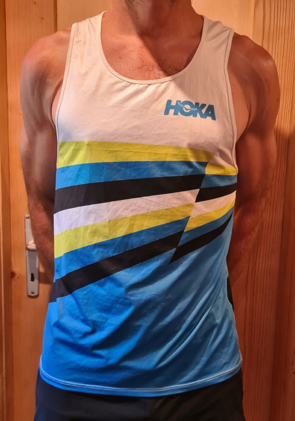 T-shirts: débardeur Hoka extra light, taille S – Neuf (Voir description) à Corbeyrier par hel_t5mq