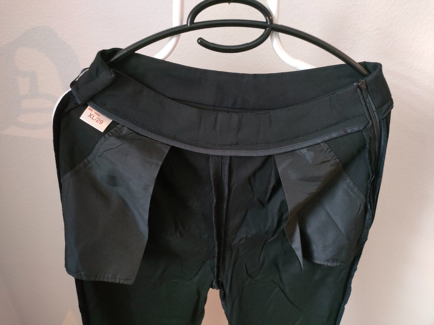 Hosen: Wunderschöne Slim-Fit Damen Hose schwarz – Neu (gemäss Beschreibung) aus Dietikon von MJ_Sporting 5