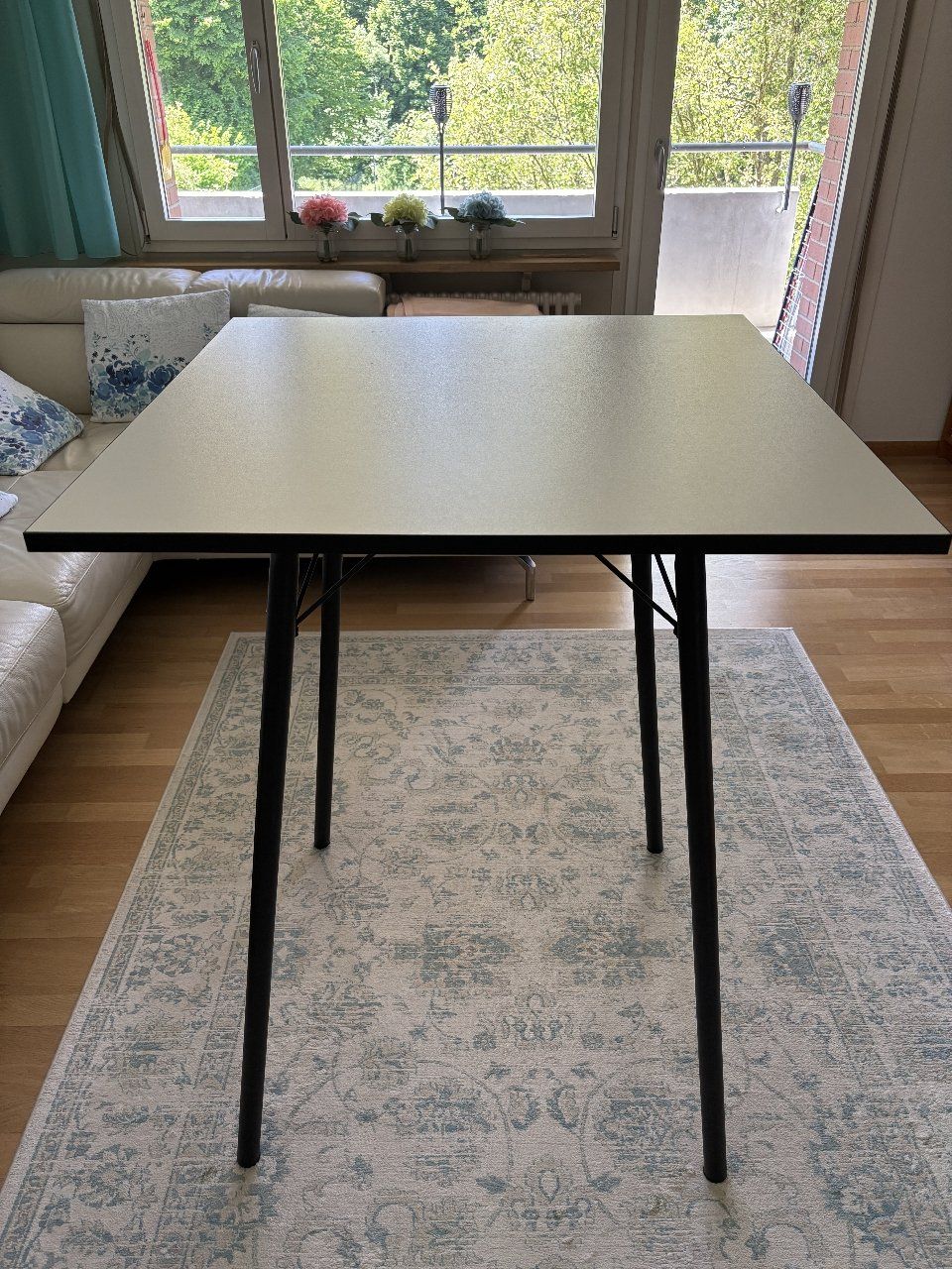 Pfister Tische: Bartisch Weiss (2 Stk) – Gebraucht aus Binningen von Philgut37