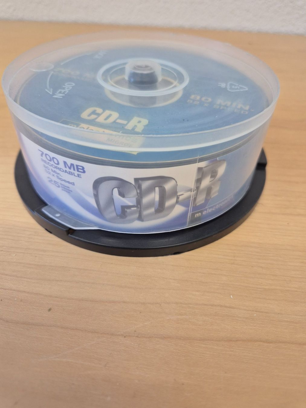 CD & DVD vergini: CD-Rohling 700MB CD-R  25Stück – Nuovo (secondo la descrizione) da Elgg venduto da computerbrocki 1