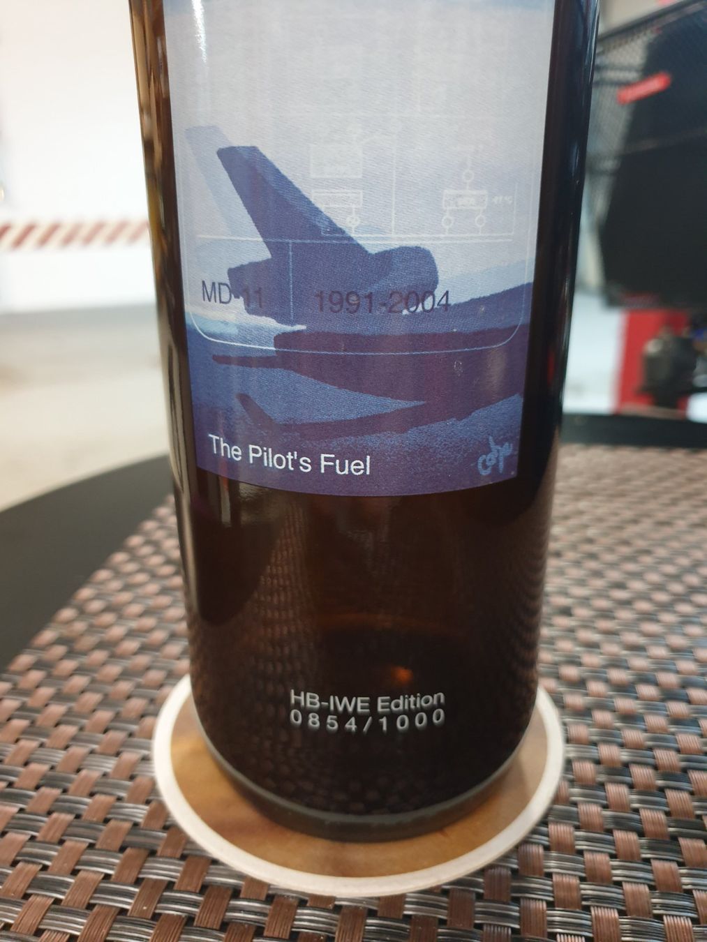Bicchieri, Caraffe & Bottiglie: 4 Swissair MD 11 Edition Bierflaschen. – Usato da Uhwiesen venduto da Nyffi03 2