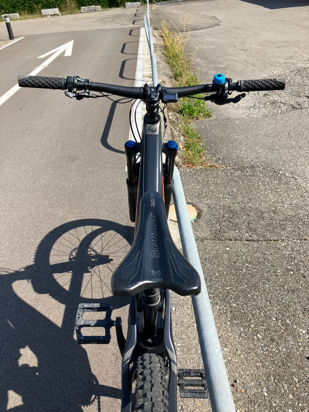 Vélos: Pivot shuttle E-MTB 2019 S – D'occasion à Pfäffikon ZH par An-sicht 2