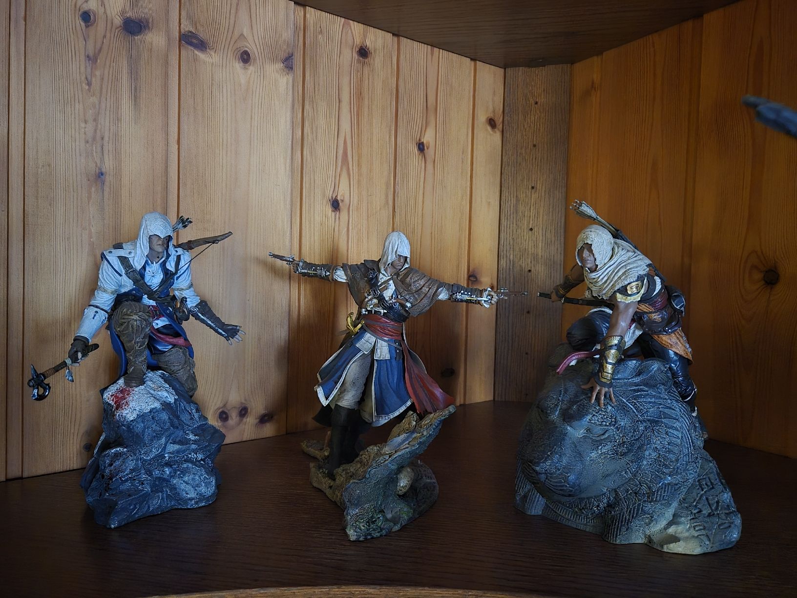 Statuette: Assassin's Creed Statuen Figuren Sammlung 25cm – Usato da Seewis-Schmitten venduto da Maxlieber