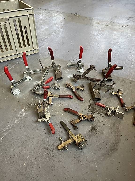 Alle Werkzeuge: Posten Spannzwingen / Kniehebelspanner / Schnellspanner – Gebraucht aus Altnau von stormridermc