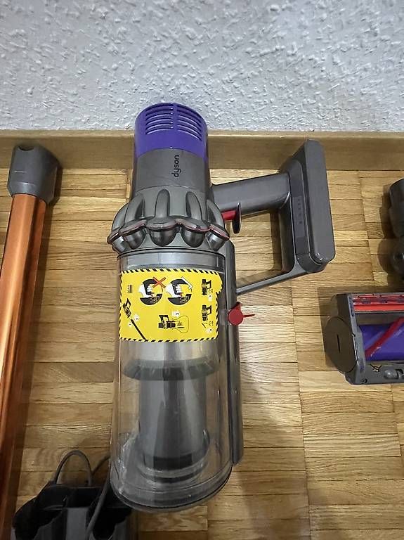 Aspirapolveri & Accessori: Pièces et accessoires Dyson V10 Absolute – Usato da Gland venduto da arifoglu 2