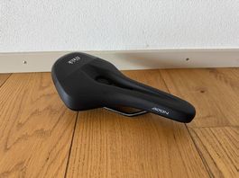 Fizik Terra Aidon X5 145mm E-MTB Saddle - black