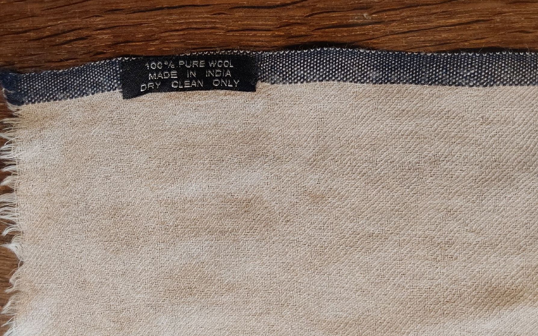 Foulard & Sciarpe: Schal Tuch Wolle – Usato da Köniz venduto da scopello12 3