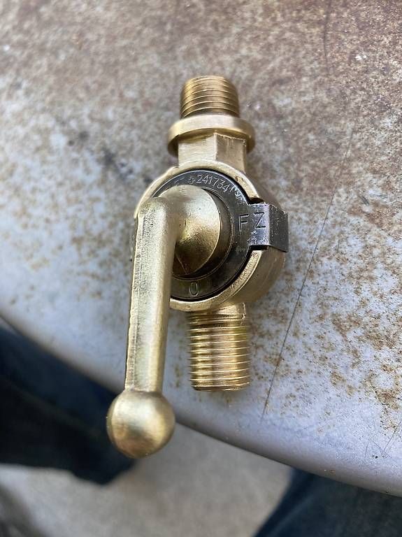 Accessori per altri veicoli: Treibstoffhahn Benzinhahn Dieselhahn – Usato da Rüti ZH venduto da Muck99