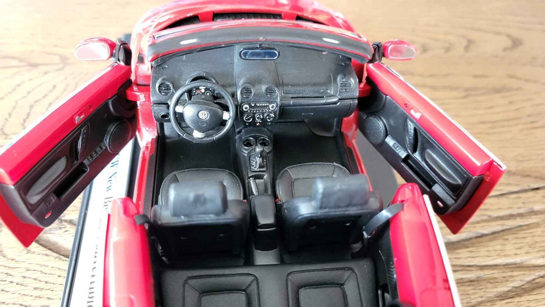 Welly Modellautos: VW New Beetle Convertible 1:18 Welly – Gebraucht aus Rothrist von Juana5 4