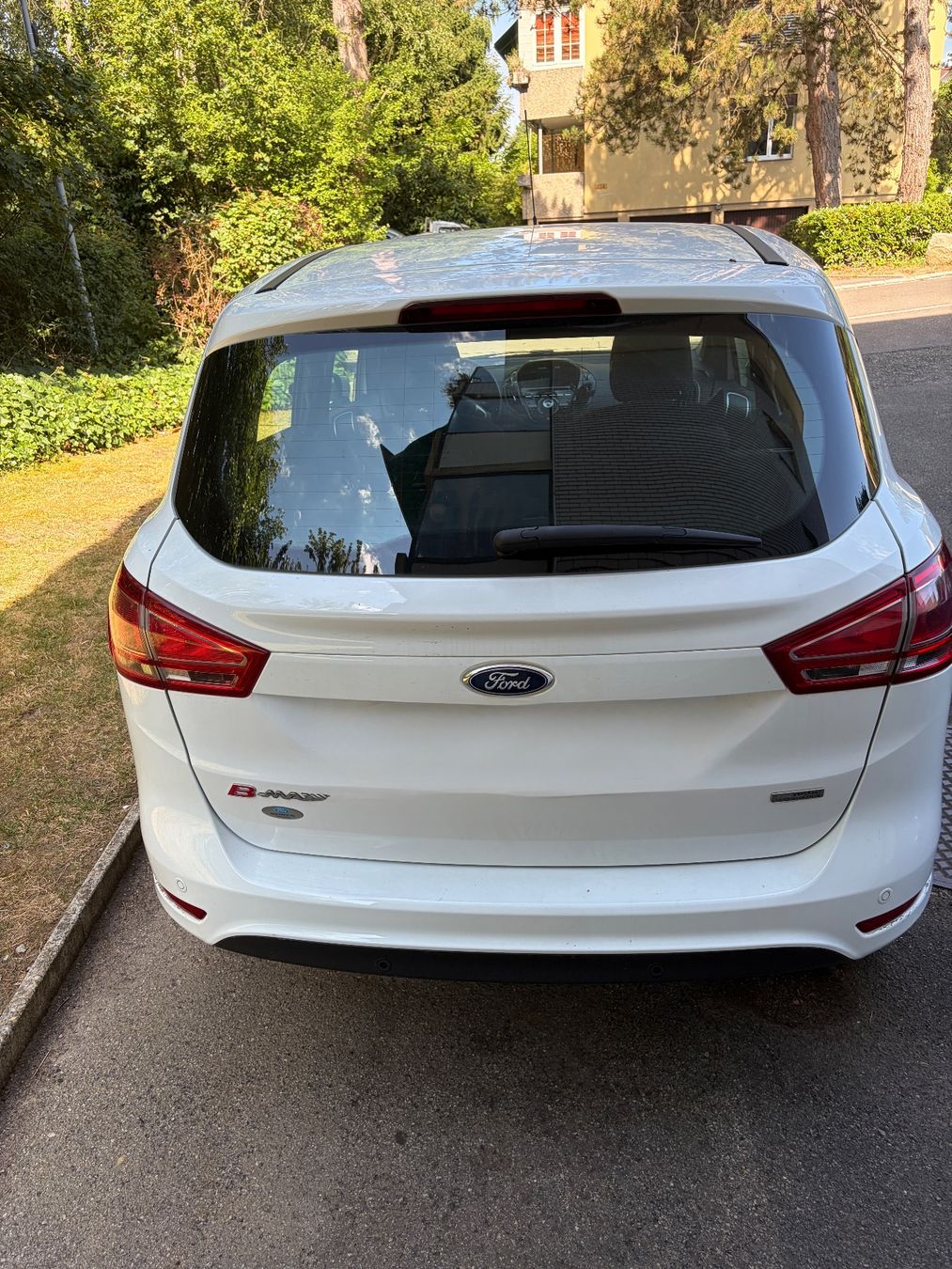 Autos: Ford B-Max Weiss top Zustand – D'occasion à Oberweningen par Achille.3 2