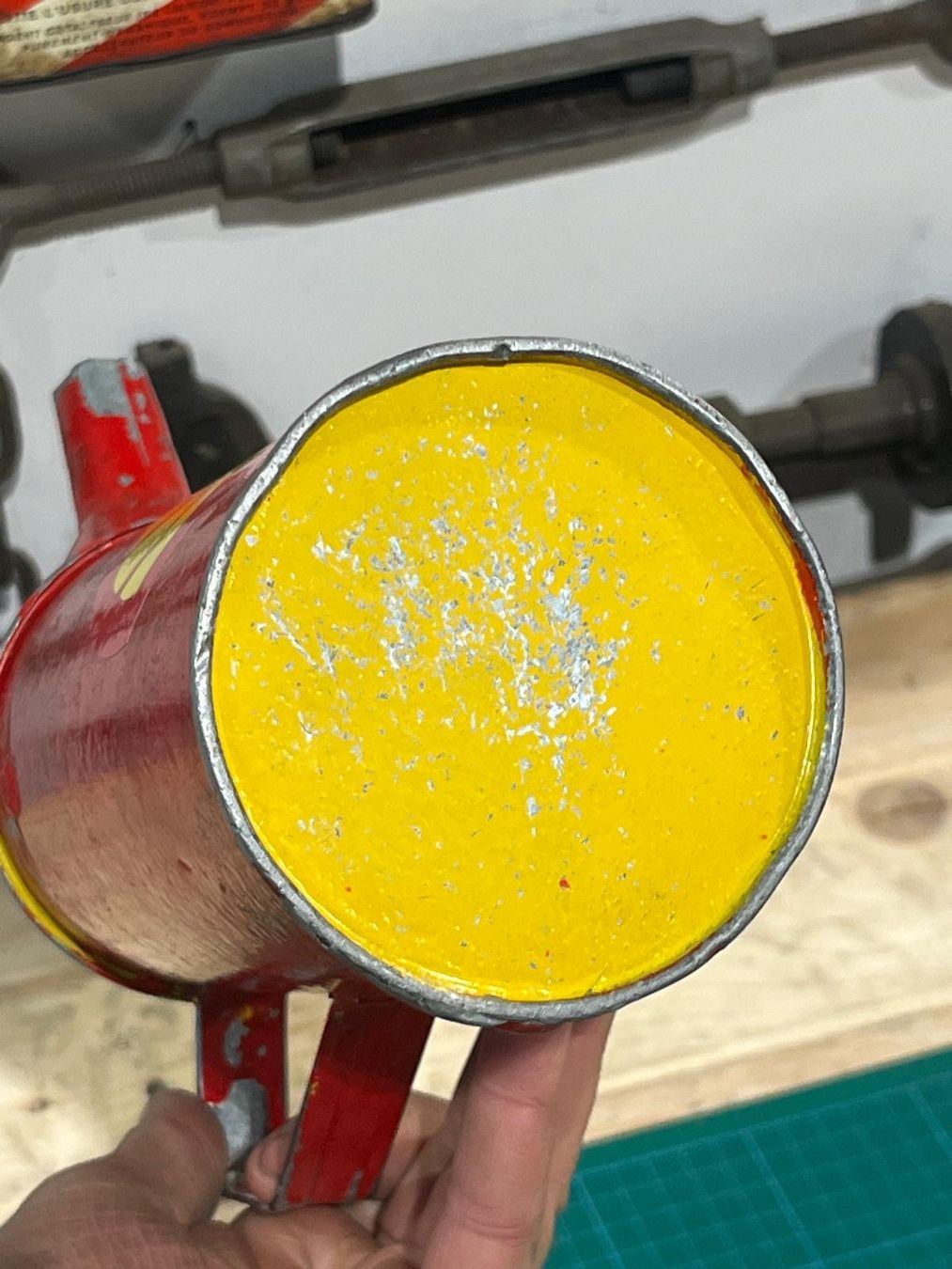 Shell Bottiglie: Alter Messbecher Shell ( Garage / Oldtimer / Auto ) – Usato da Luzern venduto da Fracht-Design 3