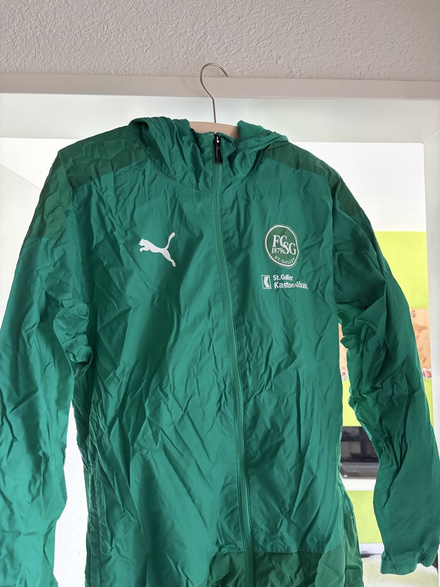 Puma Jacken: FCSG Puma Regenjacke – Gebraucht aus St. Gallenkappel von fla_5lm9 1