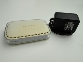 Netgear FS605v3 Switch, 5x RJ-45 10/100 Mbps Ethernet