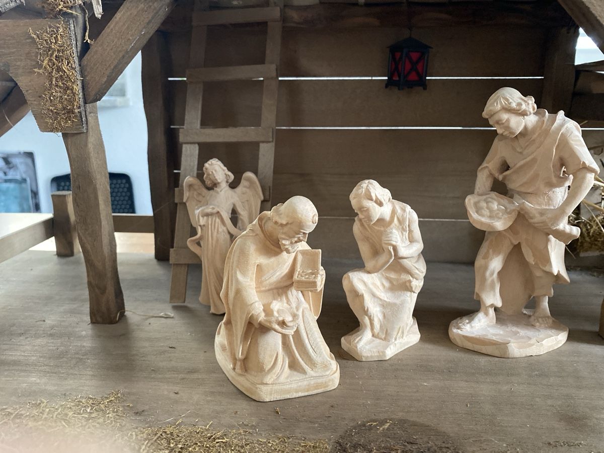 Statuette: Krippe mit Holzfiguren E. Wallnöfer Münstair – Usato da Rheinfelden venduto da Sigma05 9