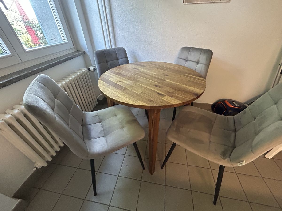 Tavoli: Tisch mit 4 Stühlen – Usato da Basel venduto da gri_cl6r